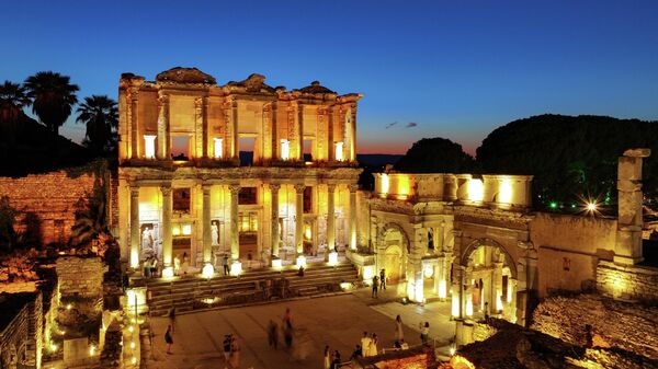 Efes Antik Kenti,başladı gece müzeciliği uygulaması  - Sputnik Türkiye