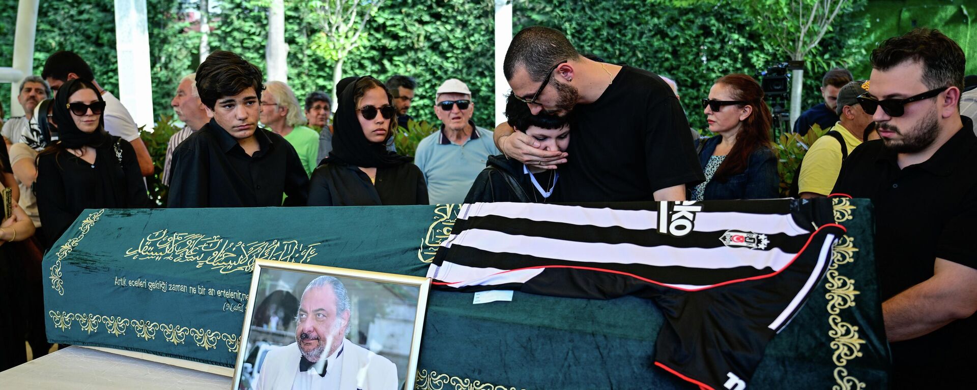 Reha Muhtar son yolcuğuna uğurlandı - Sputnik Türkiye, 1920, 04.06.2026