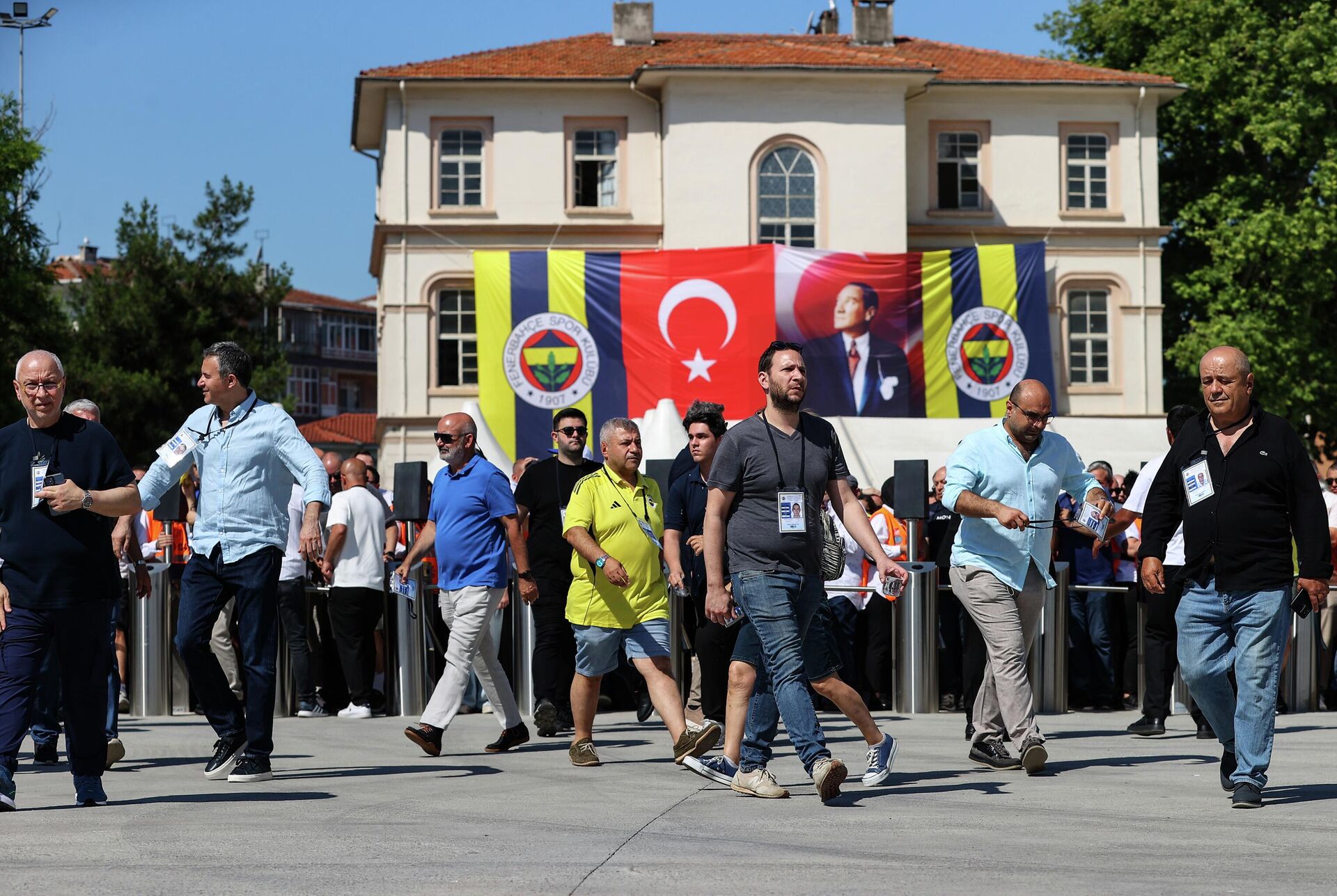 Fenerbahçe başkanını seçiyor Fenerbahçe başkanını seçiyor - Sputnik Türkiye, 1920, 07.06.2026