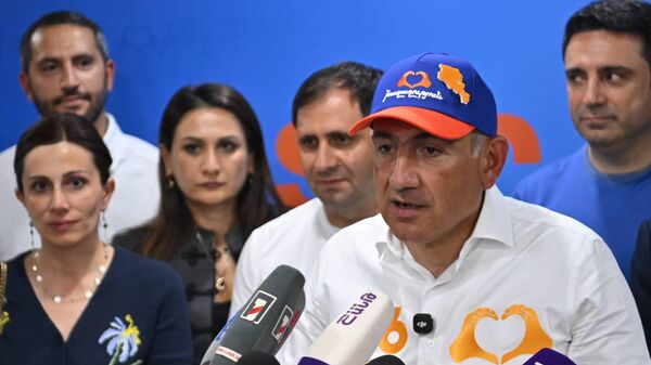 Paşinyan'ın partisi tek başına hükümet kurmak için gereken o