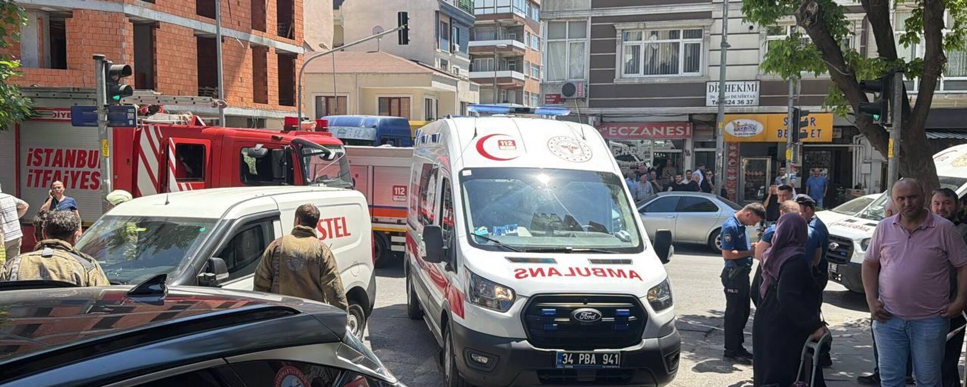 Küçükçekmece'de metruk binada çökme: 3 kişi yaralandı - Sputnik Türkiye, 1920, 08.06.2026