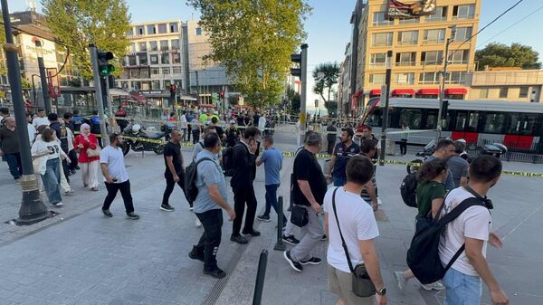 Kabataş-Bağcılar Tramvay Hattı'nda ilerleyen tramvay, Laleli durağında 6 yaşındaki çocuğa çarptı. Tramvayın altında kalan çocuk hayatını kaybetti - Sputnik Türkiye