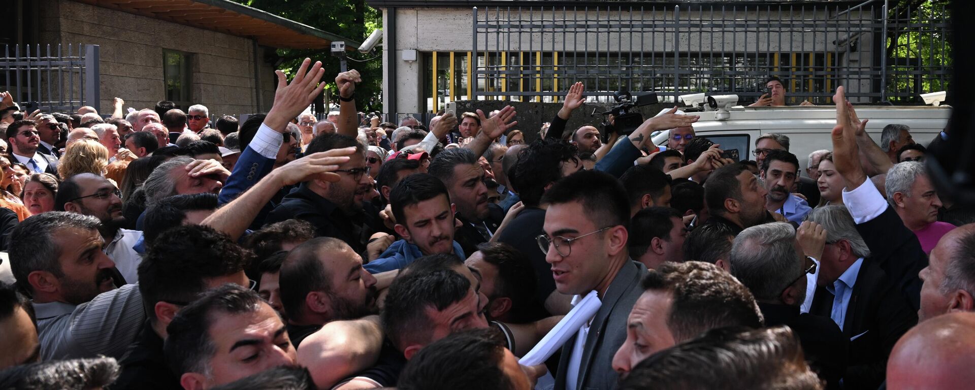 CHP TBMM Grup Toplantısı öncesinde gerginlik - Sputnik Türkiye, 1920, 09.06.2026
