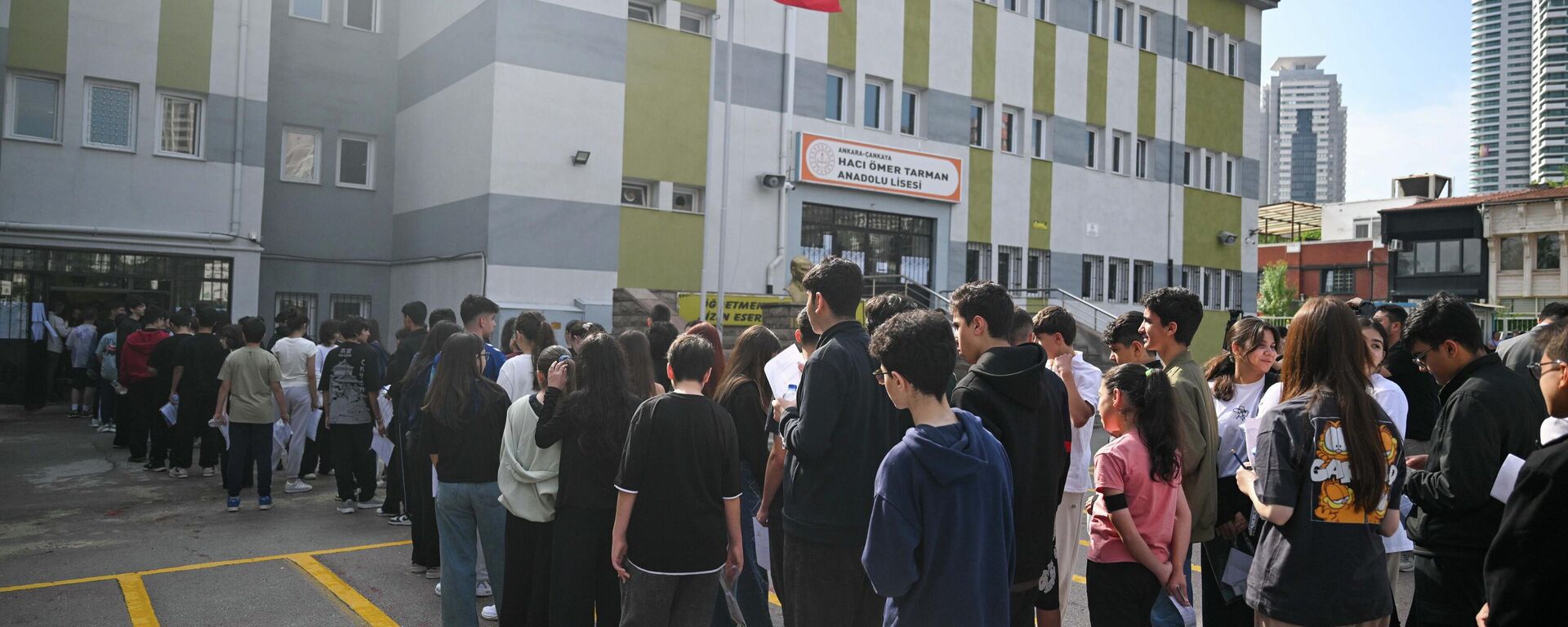 LGS maratonu başladı: 1 milyondan fazla öğrenci sınavda ter döküyor - Sputnik Türkiye, 1920, 13.06.2026
