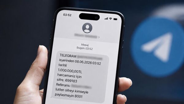 Şüpheli SMS'ler MİT'i harekete geçirdi: Kredi kartı dolandırıcılarına operasyon - Sputnik Türkiye
