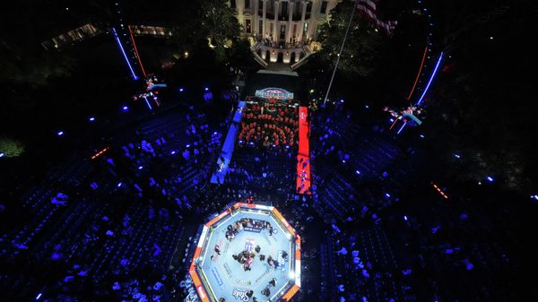 Trump, Beyaz Saray bahçesinde UFC gecesine ev sahipliği yaptı - Sputnik Türkiye