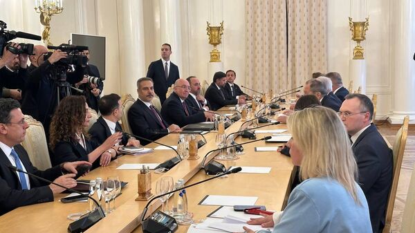 Moskova'da Rusya Dışişleri Bakanı Lavrov ve Türkiye Dışişleri Bakanı Fidan'ın görüşmesi başladı