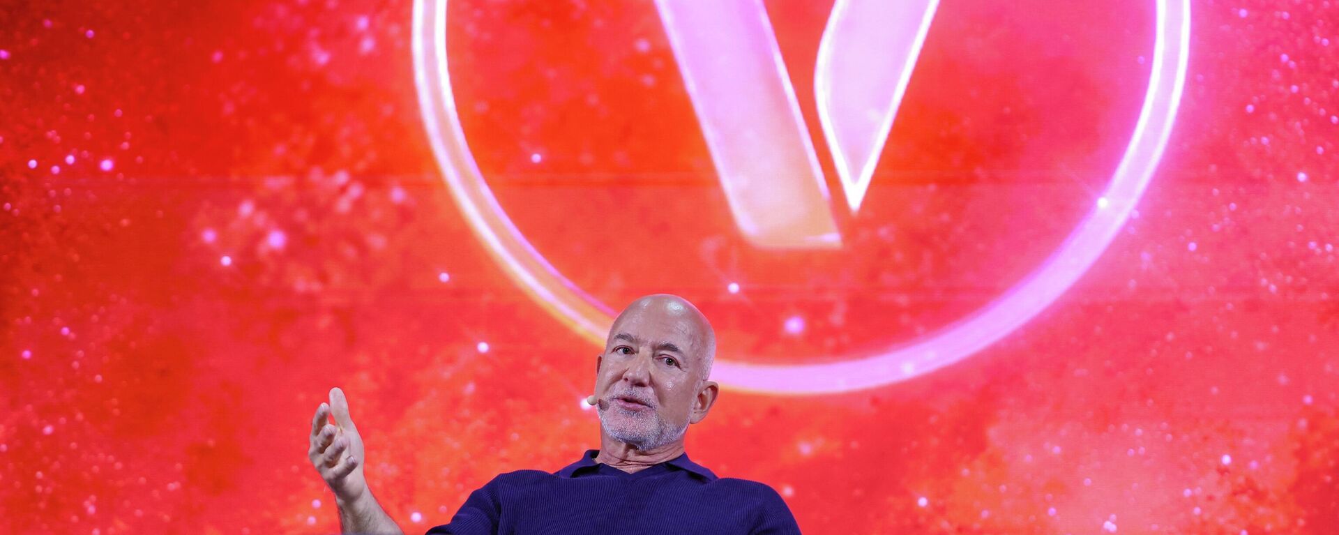 Jeff Bezos - Sputnik Türkiye, 1920, 18.06.2026