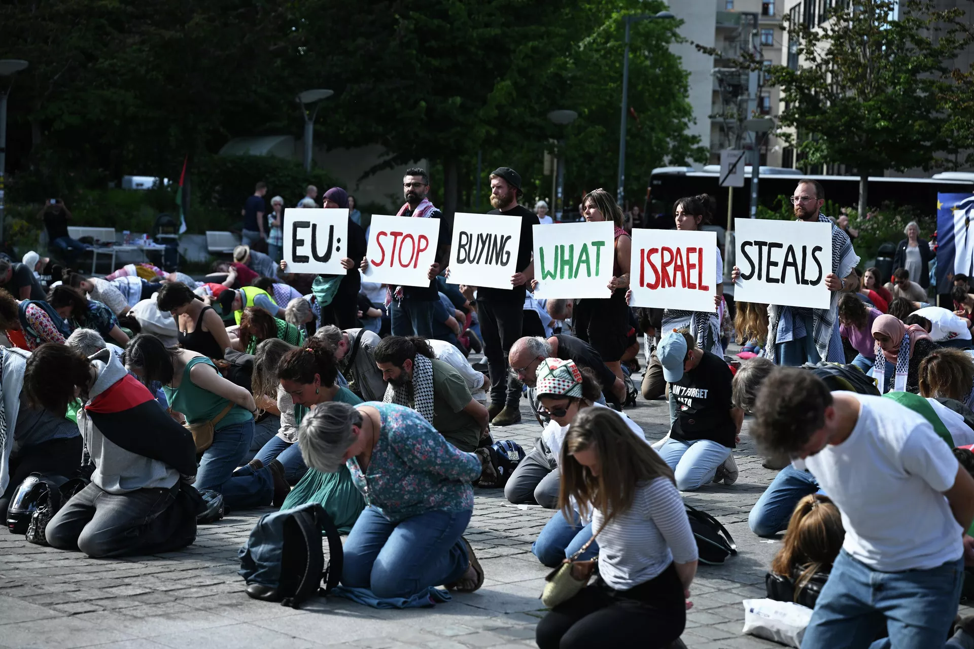 Brüksel'de AB'ye İsrail protestosu
Brüksel'de AB'ye İsrail protestosu
- Sputnik Türkiye, 1920, 18.06.2026