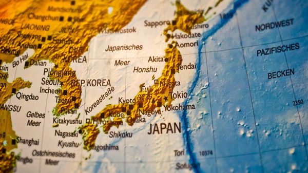 Dünya'nın çekirdeğinden dönen sismik dalga Japonya'yı yerinden oynattı: 'Doğuya kaydı' - Sputnik Türkiye