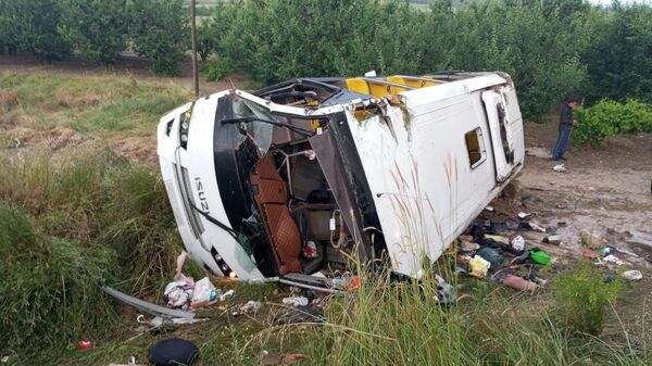 Isparta'da tur otobüsünün devrildiği kazada 4 kişi öldü, 15 kişi yaralandı
 - Sputnik Türkiye