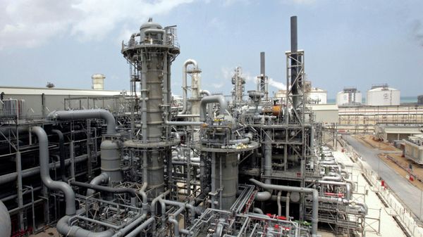 This April 4, 2009, file photo, shows a gas production facility at Ras Laffan, Qatar - Sputnik Türkiye