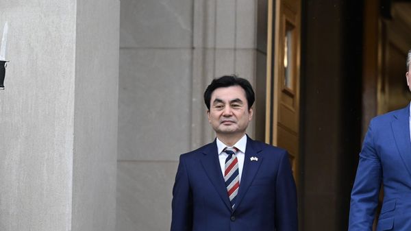 Güney Kore Savunma Bakanı Ahn Gyu-back - Sputnik Türkiye