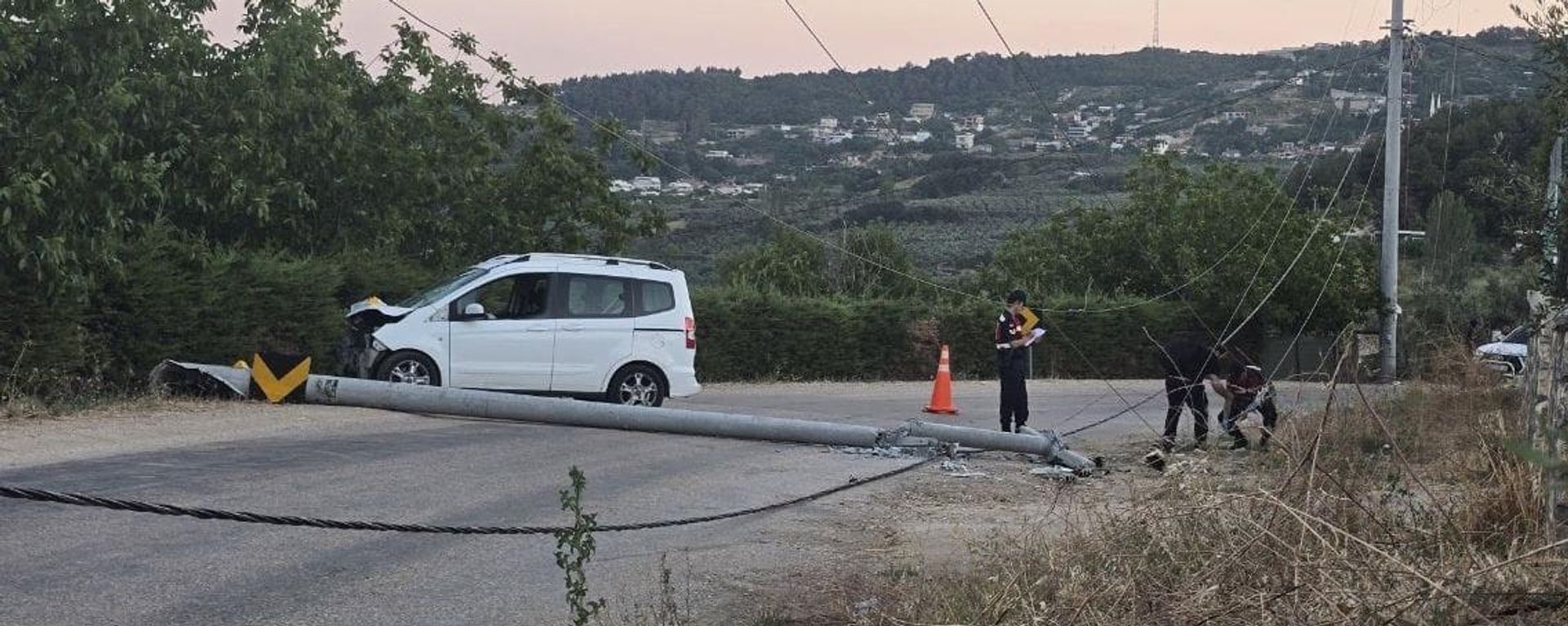 Bursa'da trafik kazasına yardım etmek isteyen kişi elektrik akımına kapılarak öldü - Sputnik Türkiye, 1920, 01.07.2026
