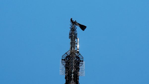 İki kişi Empire State binasına çıkarak pankart astı - Sputnik Türkiye