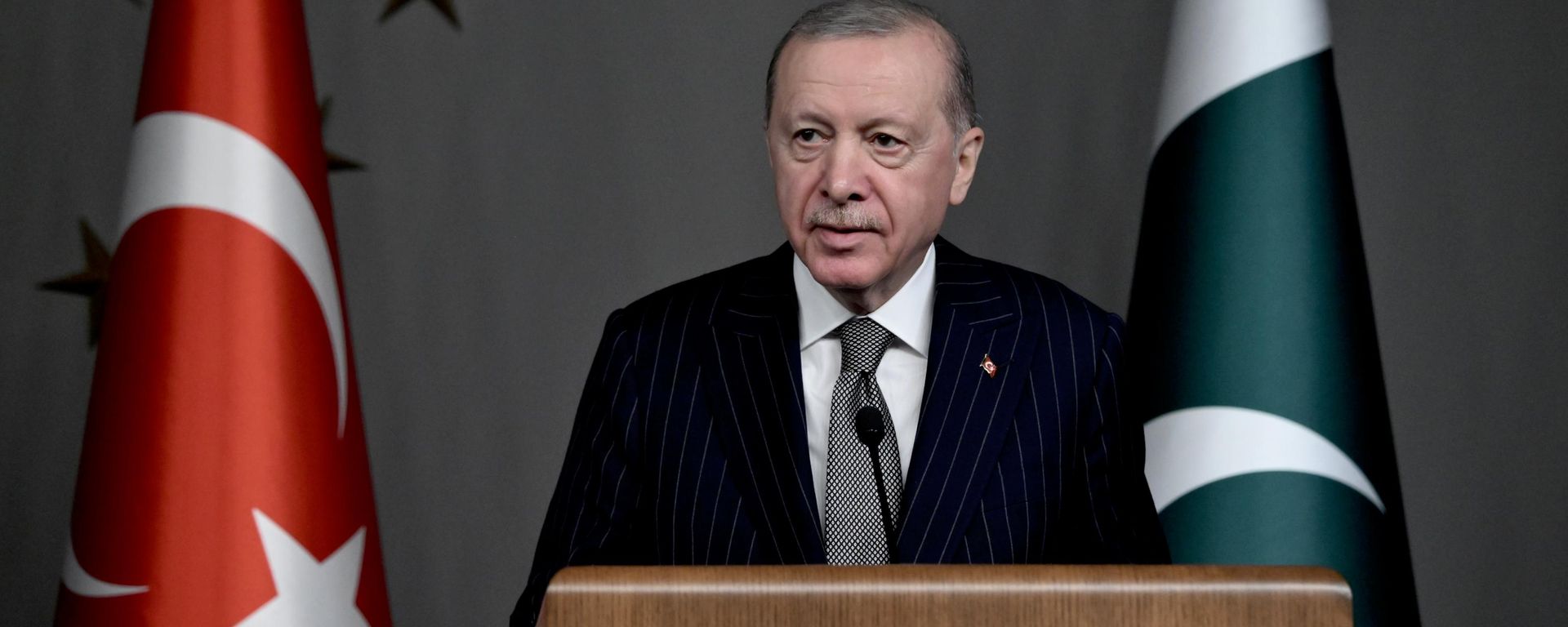 Cumhurbaşkanı Recep Tayyip Erdoğan (fotoğrafta) ile Pakistan Başbakanı Şahbaz Şerif, Vahdettin Köşkü'nde ortak basın toplantısı düzenledi. - Sputnik Türkiye, 1920, 04.07.2026
