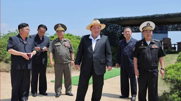 The destroyer Kang Kon on Friday conducted a test-fire of strategic cruise missile and a test of major weapon systems such as naval artillery, automatic machine guns and electronic warfare means under its plan to assess and test the performance of its combat systems. The respected Comrade Kim Jong-un, General Secretary of the Workers' Party of Korea and President of the State Affairs of the Democratic People's Republic of Korea, oversaw the tests. - Sputnik Türkiye