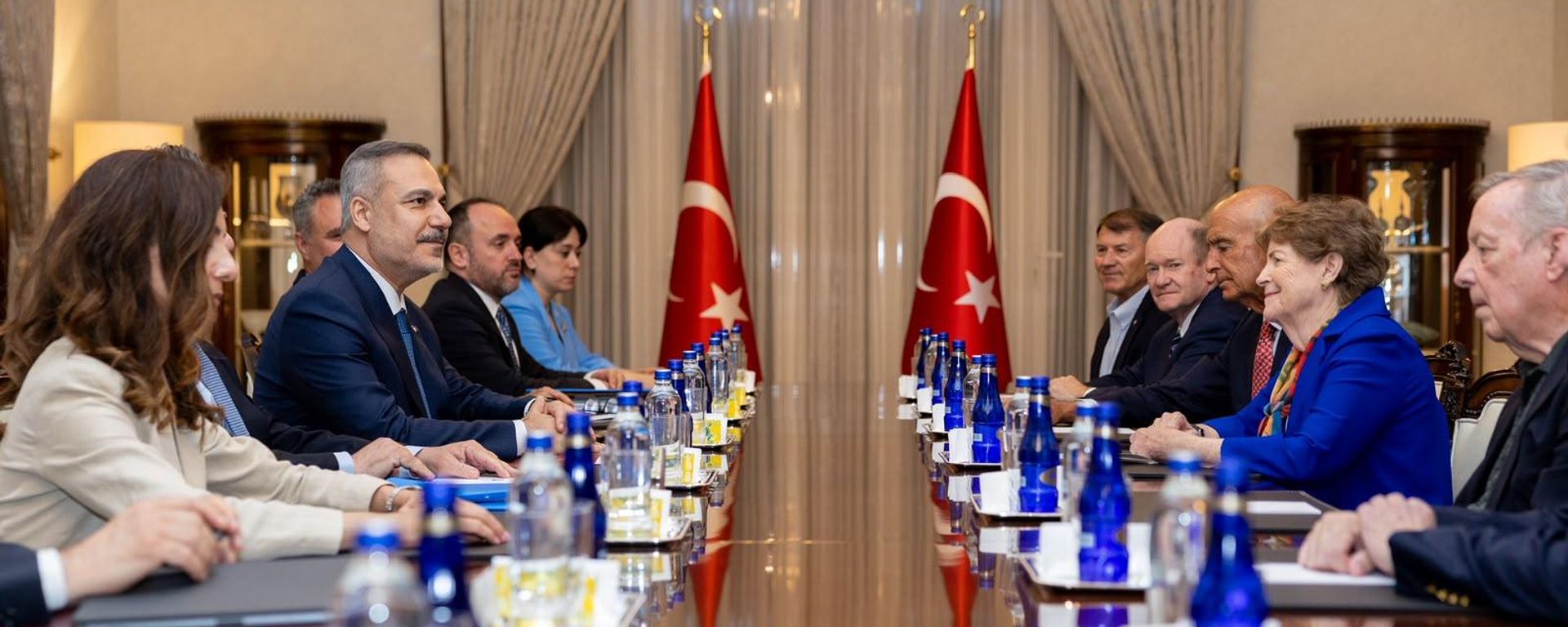 Dışişleri Bakanı Fidan Ankara'da ABD'li senatörlerle bir araya geldi - Sputnik Türkiye, 1920, 07.07.2026