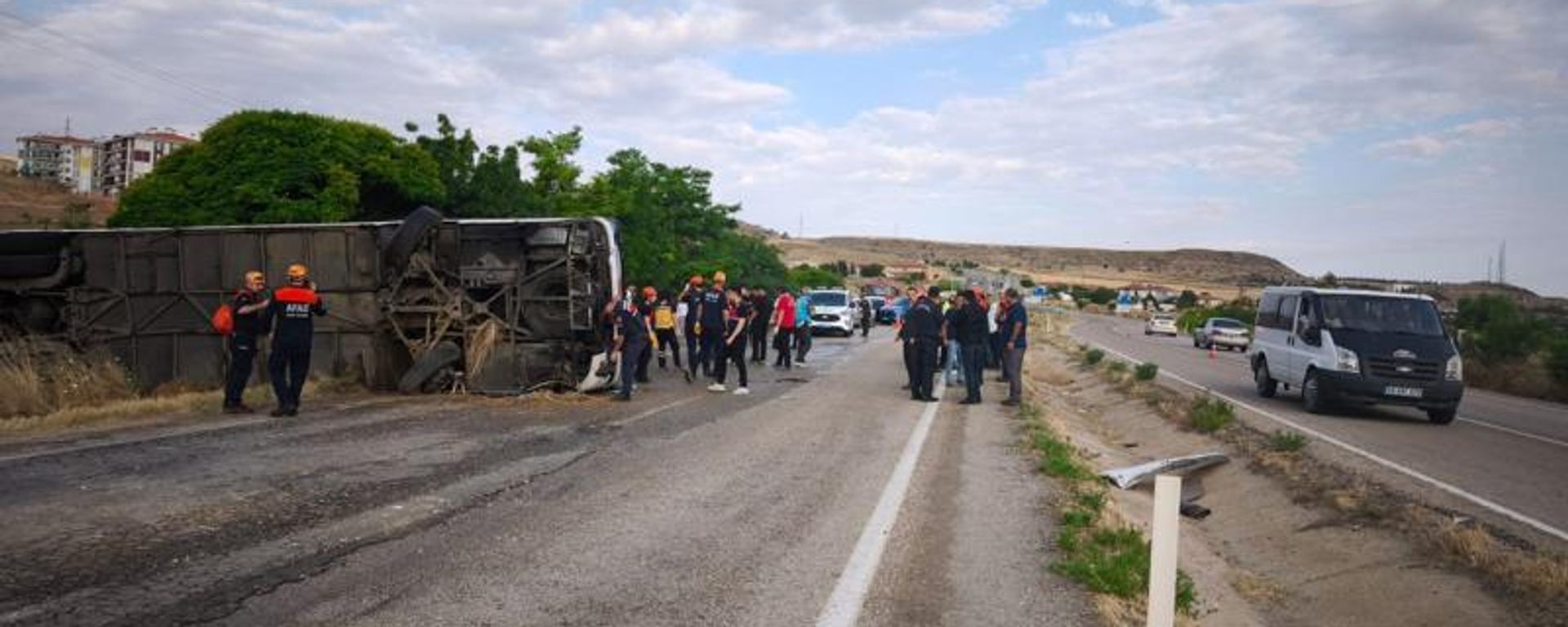 Yolcu otobüsü devrildi: 41 yaralı - Sputnik Türkiye, 1920, 07.07.2026