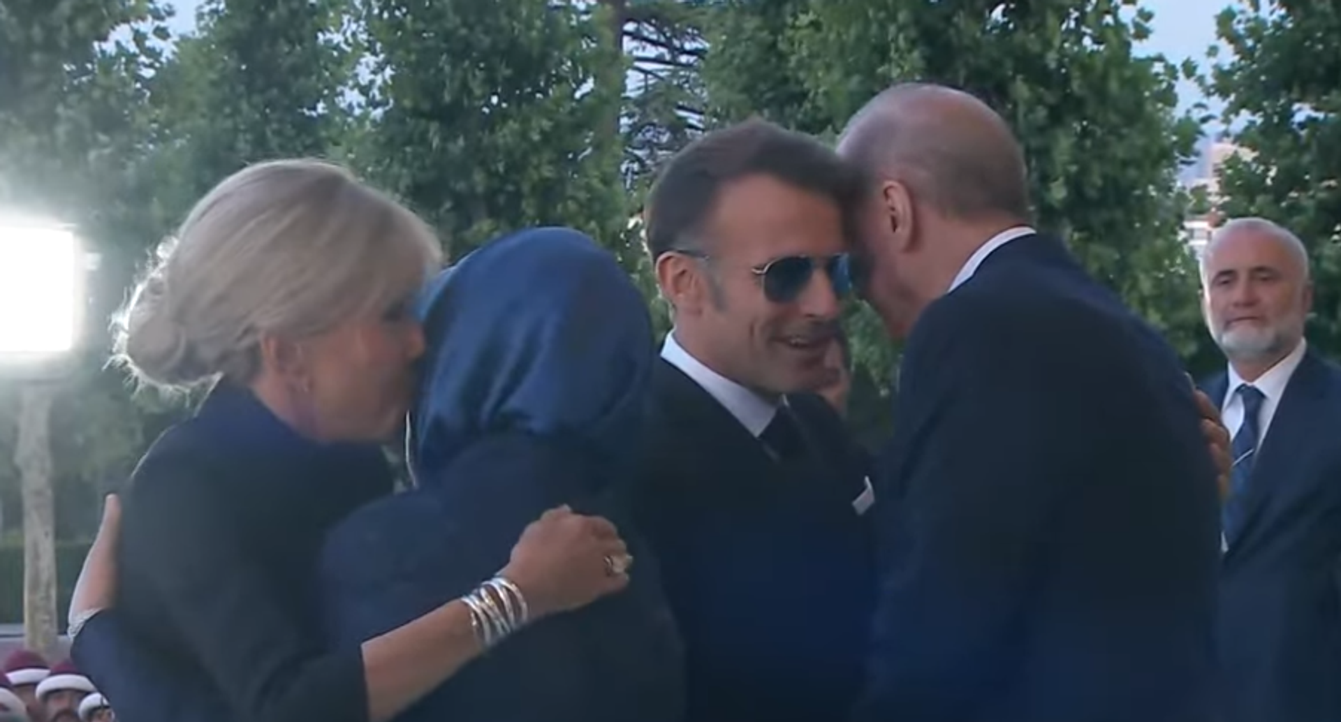 Emmanuel ve Brigitte Macron, Erdoğan çifti tarafından karşılandı - Sputnik Türkiye, 1920, 07.07.2026