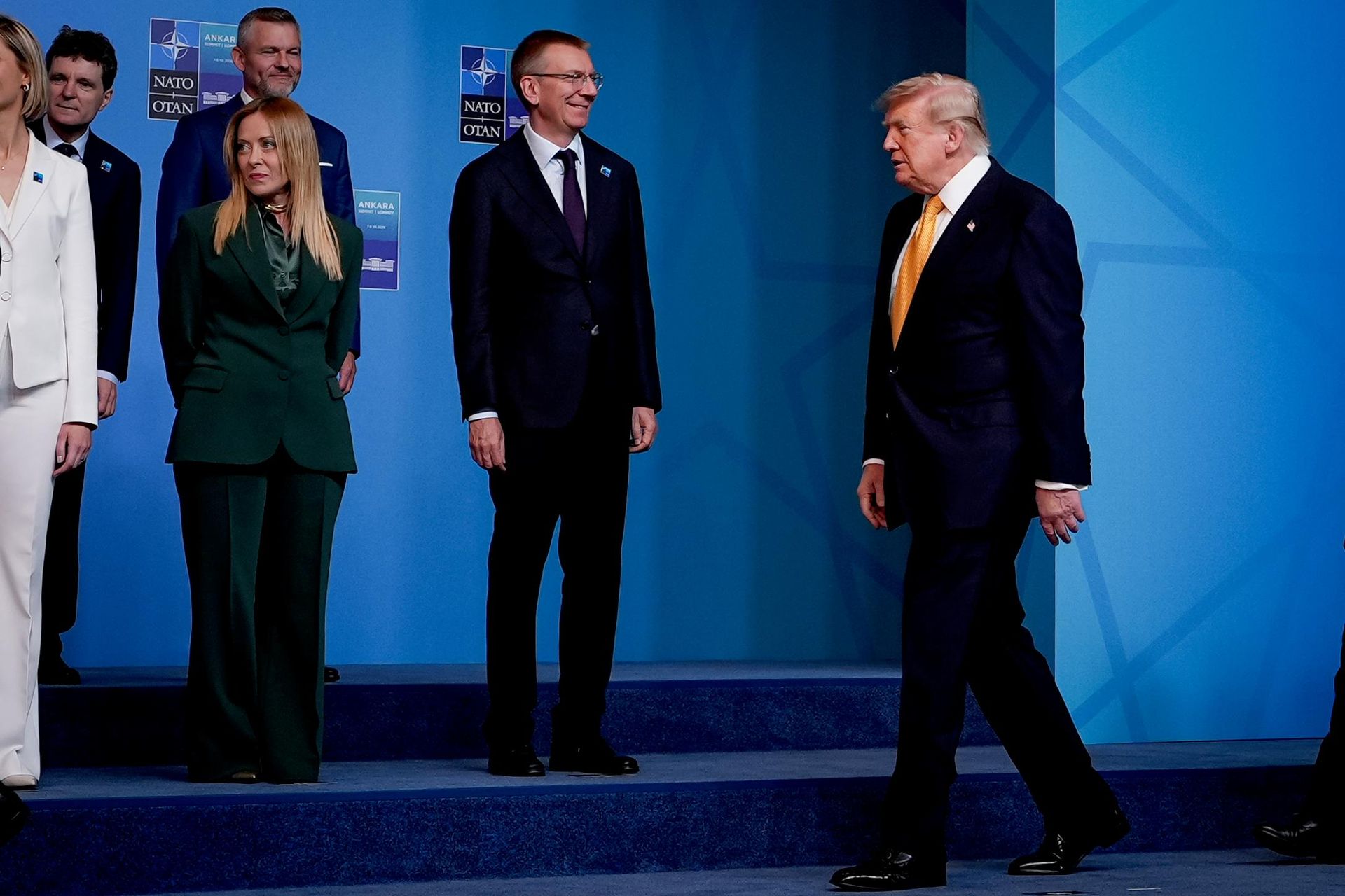 Meloni, Trump, NATO aile fotoğrafı - Sputnik Türkiye, 1920, 03.09.2026