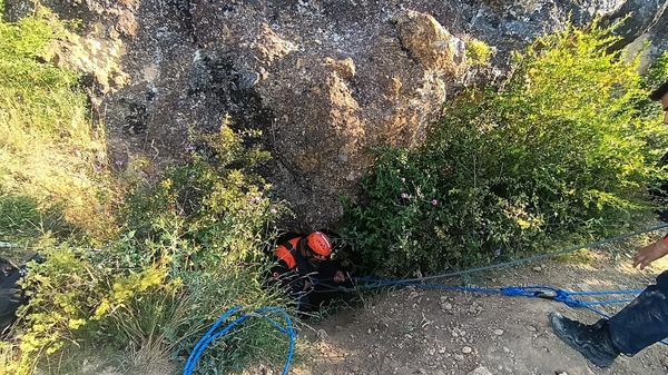 Define aramak isterken mağarada sıkıştı: Ekipler harekete geçti, içeride gaz tespit edildi - Sputnik Türkiye