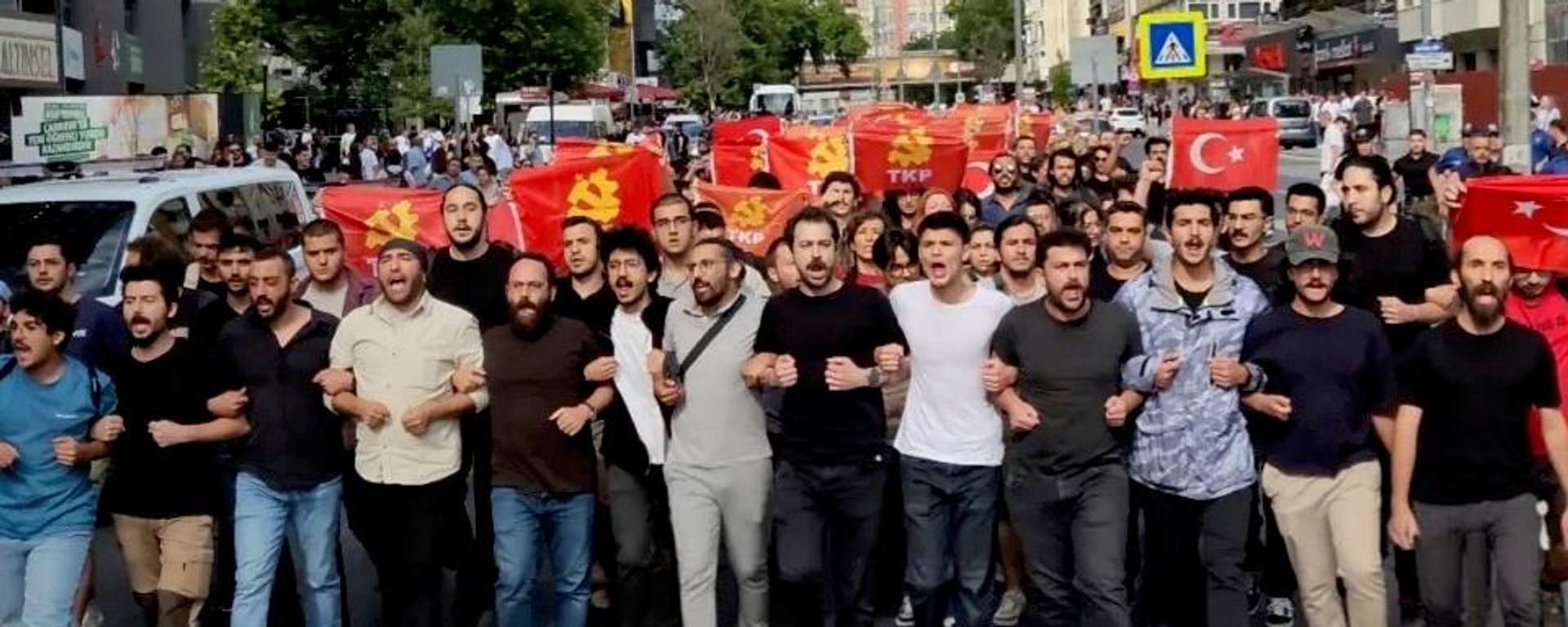 NATO protestosunda gözaltına alınan TKP’liler serbest bırakıldı - Sputnik Türkiye, 1920, 09.07.2026