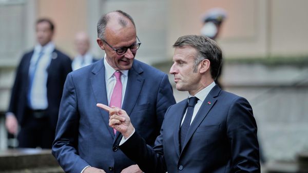 Almanya Dışişleri Bakanı Friedrich Merz ve Fransa Cumhurbaşkanı Emmanuel Macron - Sputnik Türkiye