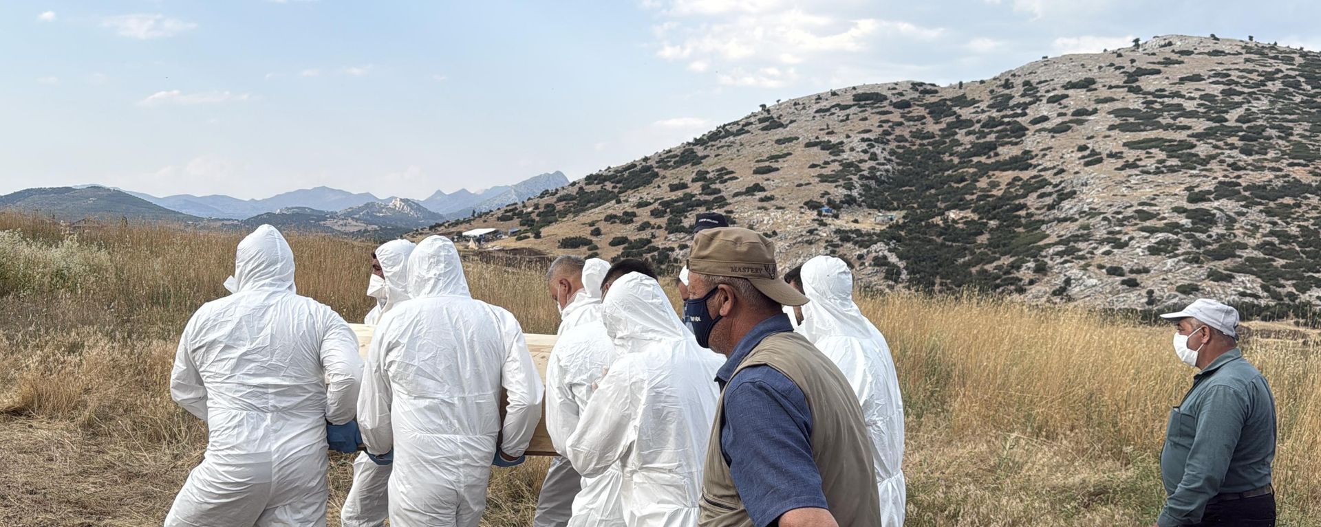 Burdur'da Kırım-Kongo Kanamalı Ateşi (KKKA) hastalığı şüphesiyle tedavi gören Fatma Duran (55), sevk edildiği Antalya'daki hastanede yaşamını yitirdi. - Sputnik Türkiye, 1920, 13.07.2026