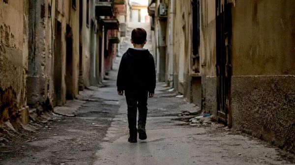 Suça sürüklenen çocuklar düzenlemesi TBMM'ye sunuldu: 15-18 yaş arasına müebbet hapis cezası verilebilecek - Sputnik Türkiye