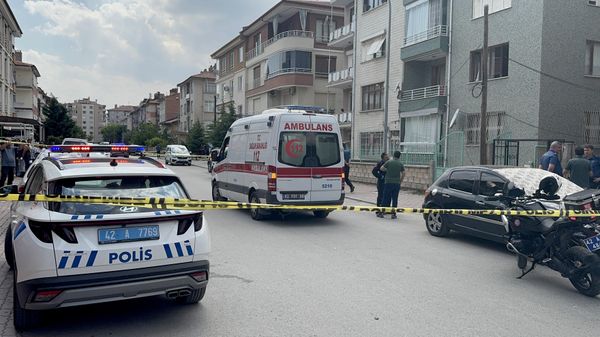 Konya'nın Selçuklu ilçesinde üvey annesiyle kız kardeşini bıçakla öldüren şüpheli gözaltına alındı  - Sputnik Türkiye