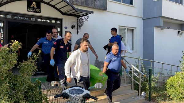 Gaziantep'in Şahinbey ilçesinde arızalanan asansöre sıkışan yaşlı kadın hayatını kaybetti - Sputnik Türkiye