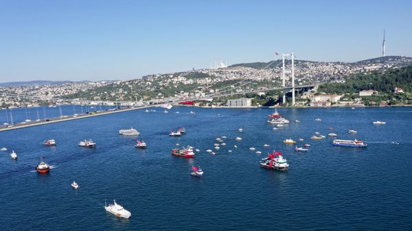 İstanbul Boğazı'nda 253 gemiyle 15 Temmuz Deniz Korteji düzenlendi - Sputnik Türkiye