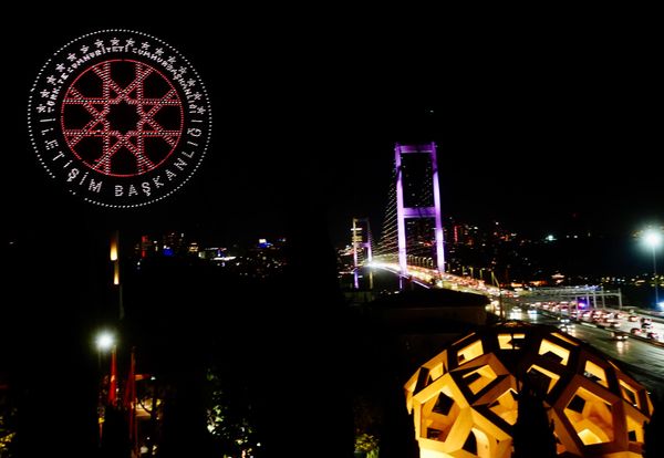 15 Temmuz'un 10. yılında İstanbul semalarında dron gösterisi düzenlendi - Sputnik Türkiye