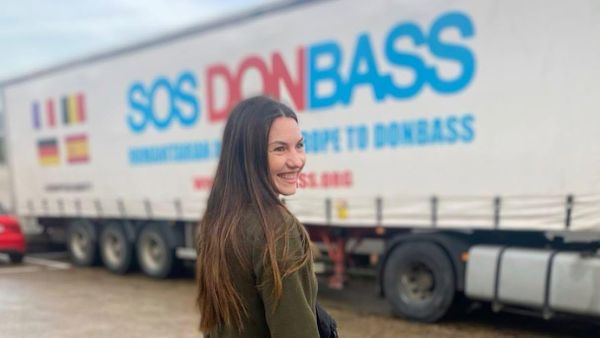 Công dân Nga Anna Novikova người sáng lập tổ chức nhân đạo “SOS Donbass” - Sputnik Türkiye