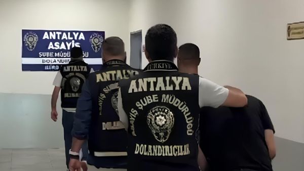 Antalya'da kuyumculara sahte altın diş satan 4 zanlı tutuklandı
 - Sputnik Türkiye