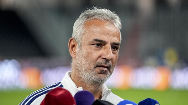 Fenerbahçe Teknik Direktörü İsmail Kartal
 - Sputnik Türkiye