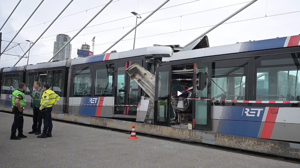 Hollanda'nın Rotterdam kentinde tramvay kazası - Sputnik Türkiye