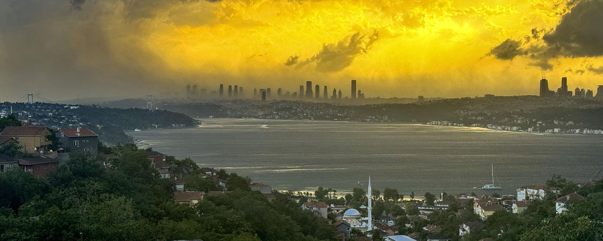İstanbul fırtına - Sputnik Türkiye, 1920, 21.08.2026