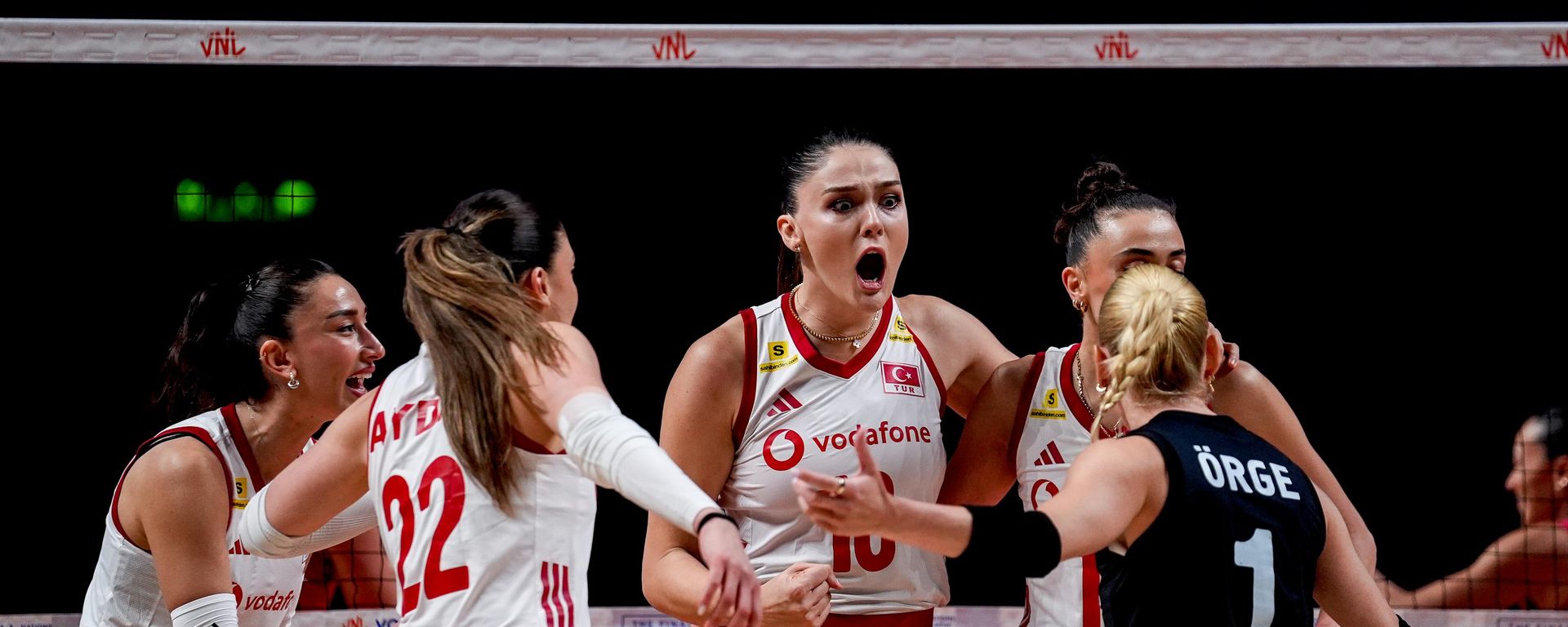 A Milli Kadın Voleybol Takımı A Milli Kadın Voleybol Takımı - Sputnik Türkiye, 1920, 23.07.2026