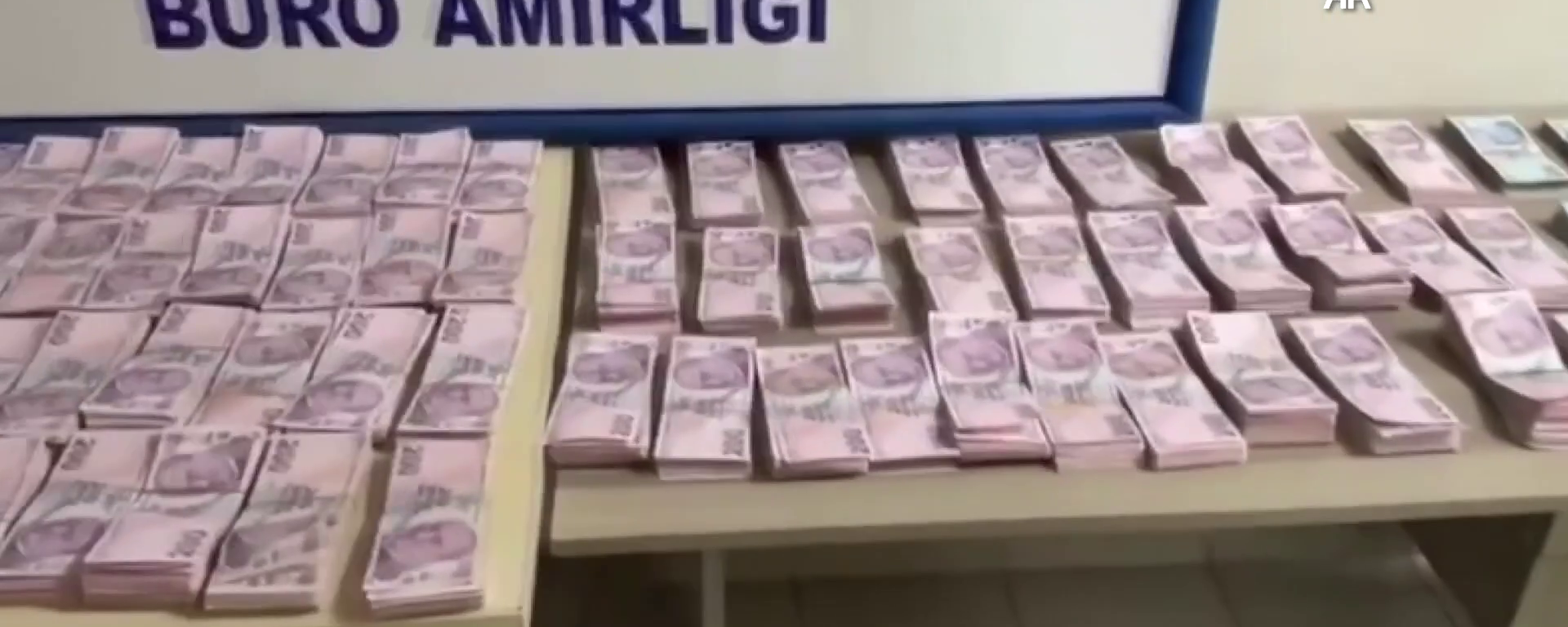 60 yaşındaki kişinin 2 milyon lirasını çalmışlardı: Başka bir ilde yakalandılar, para ele geçirildi - Sputnik Türkiye, 1920, 24.07.2026