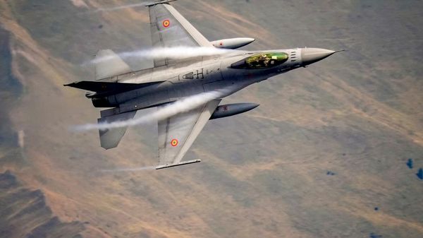 An F-16 Falcon Romanian aircraft - Sputnik Türkiye
