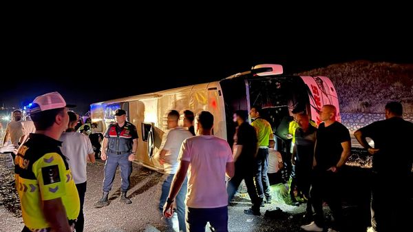 Kırıkkale'de yolcu otobüsü şarampole devrildi - Sputnik Türkiye