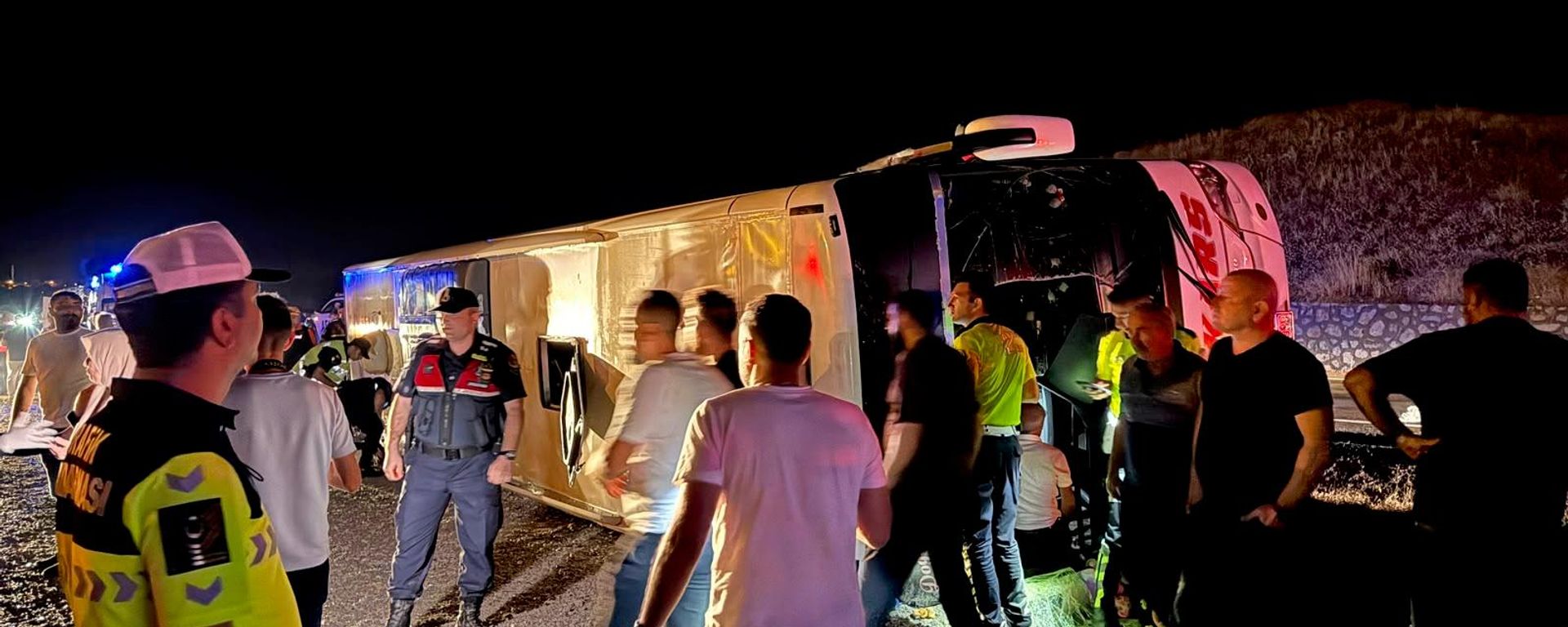 Kırıkkale'de yolcu otobüsü şarampole devrildi - Sputnik Türkiye, 1920, 25.07.2026