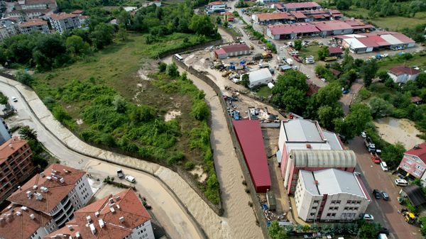 Kastamonu'da sel: Gece geç saatlerde su baskınları yaşandı, zemin kattakiler tahliye edildi - Sputnik Türkiye