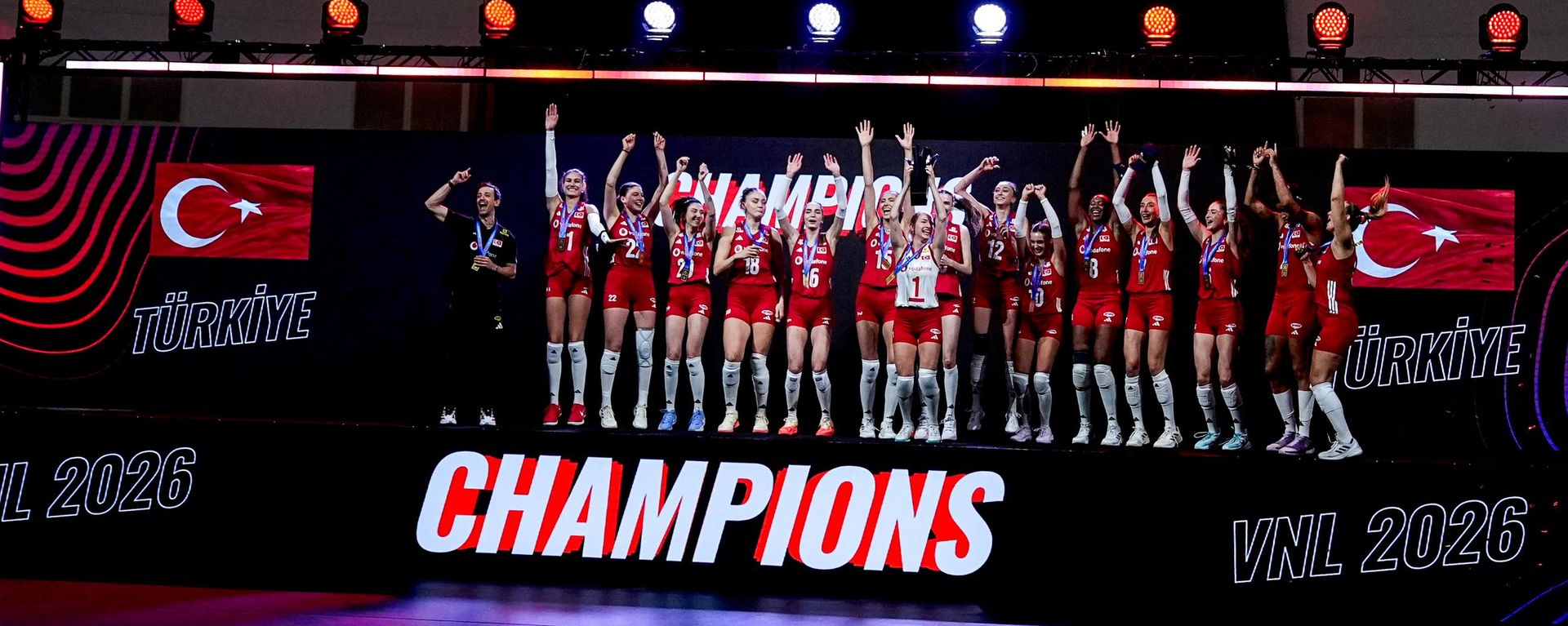 A Milli Kadın Voleybol Takımı kupasını aldı - Sputnik Türkiye, 1920, 26.07.2026