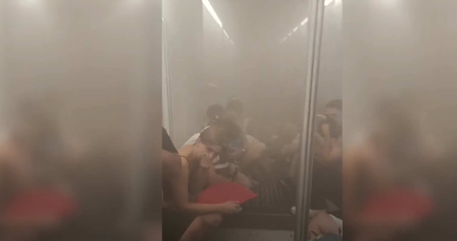Barselona'da metroda yangın, insanlar tünelde yürüdü - Sputnik Türkiye, 1920, 28.07.2026