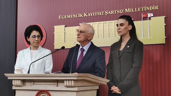Önder Sav, CHP'den istifa etti - Sputnik Türkiye