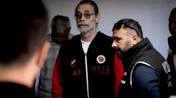 Erdal Beşikçioğlu gözaltına alındı - Sputnik Türkiye