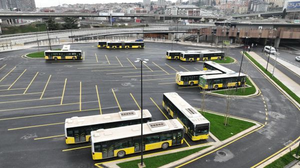 İstanbul'da toplu ulaşımda önemli değişiklik: Kadıköy'de 13 İETT hattının son durağı değişti
 - Sputnik Türkiye